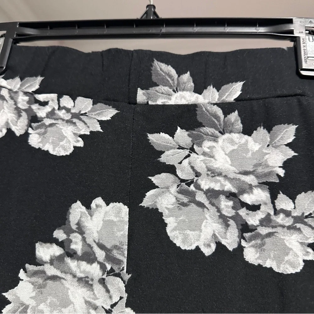 H&M Black White Floral Split Leg Maxi Skirt Women’s Size Medium Whimsigoth Fairy